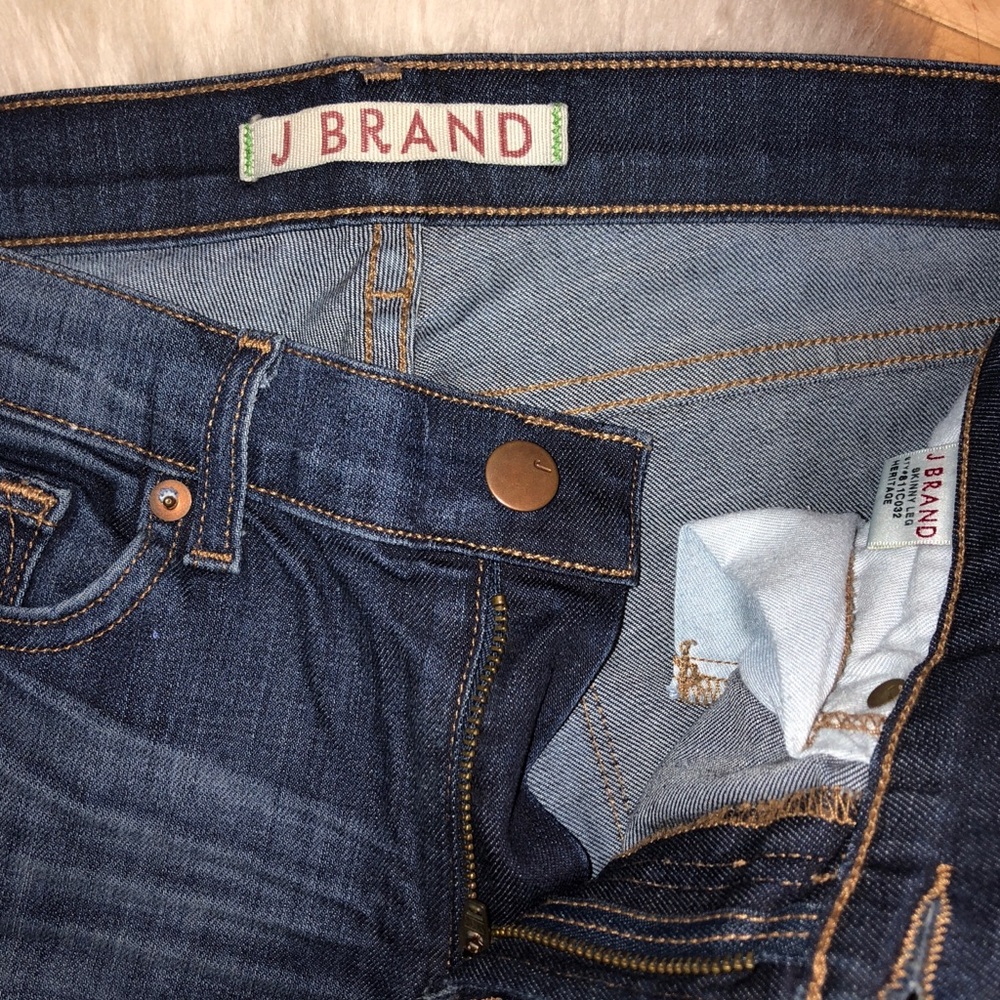 Everyday blue jeans - Picture 2 of 4